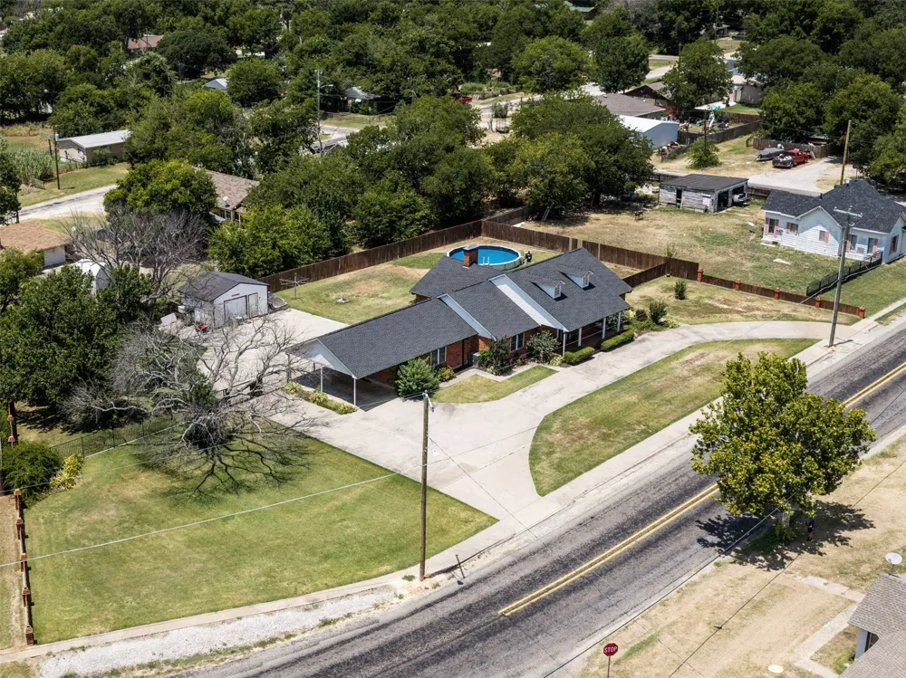 405 Wickham Street Alvord, TX 76225