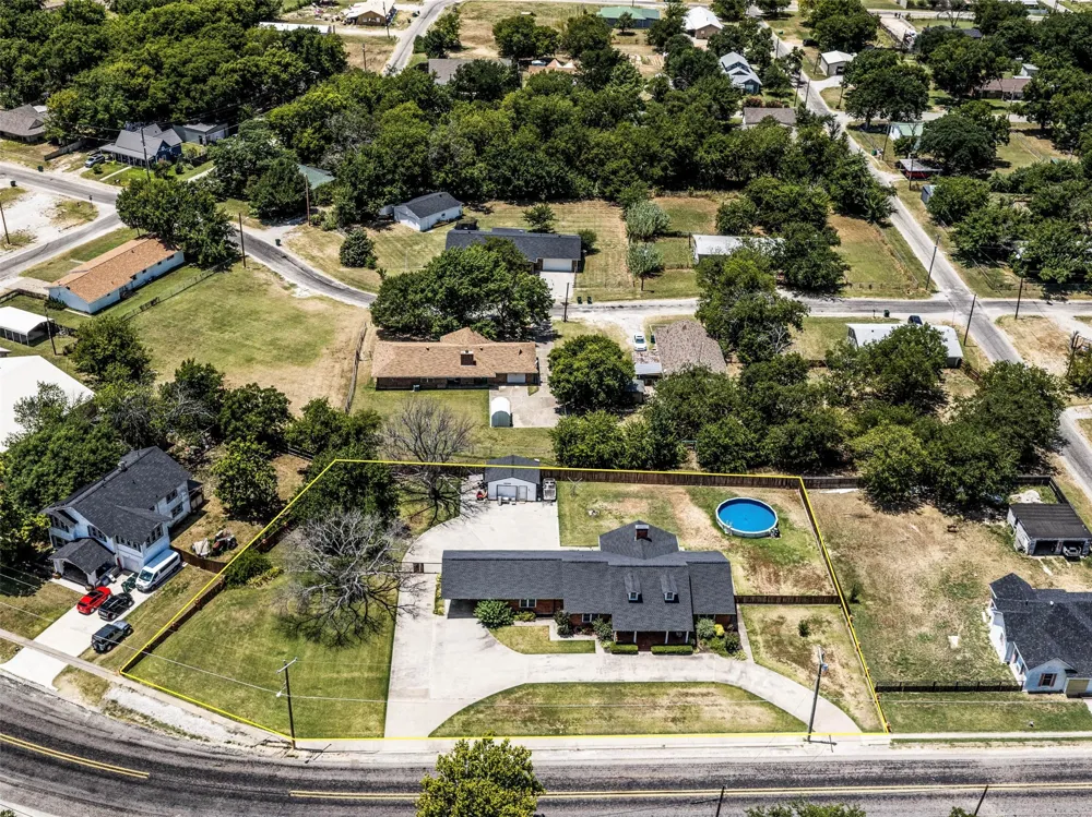 405 Wickham Street Alvord, TX 76225