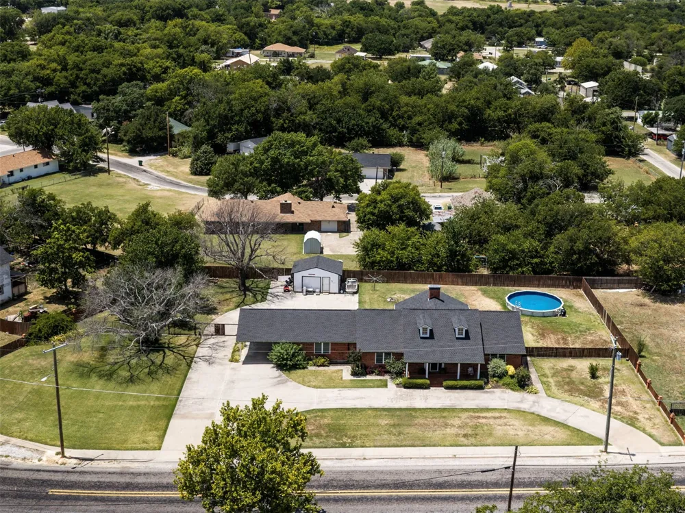 405 Wickham Street Alvord, TX 76225
