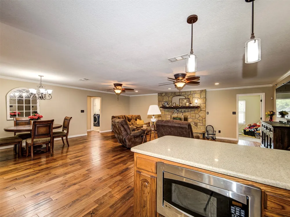 405 Wickham Street Alvord, TX 76225