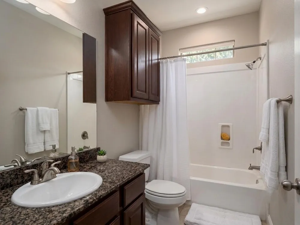 107 Forest Drive College Station, TX 77840