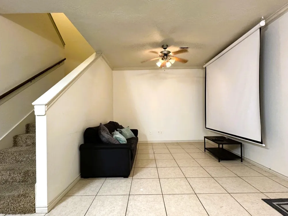 107 Forest Drive College Station, TX 77840