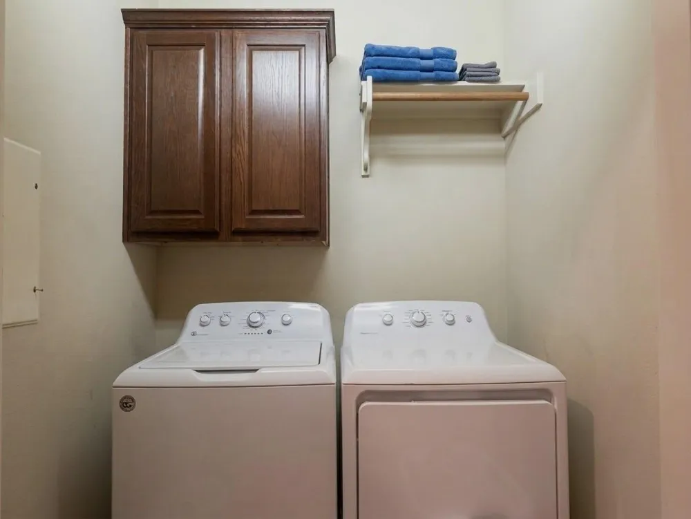 107 Forest Drive College Station, TX 77840