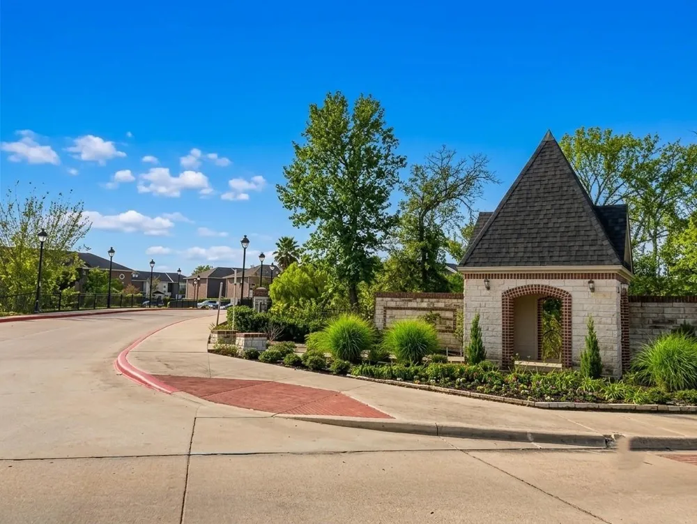 107 Forest Drive College Station, TX 77840