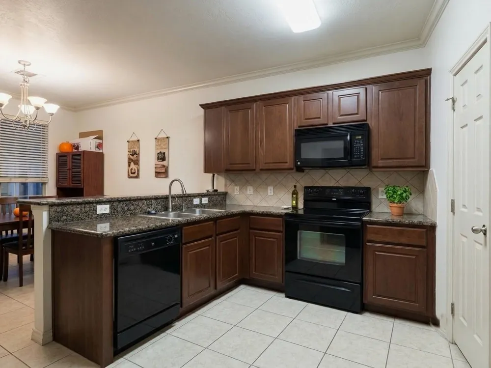 107 Forest Drive College Station, TX 77840