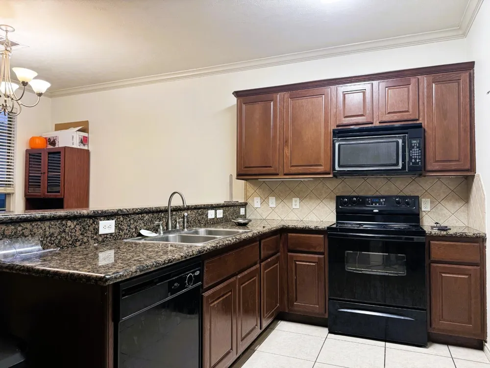 107 Forest Drive College Station, TX 77840