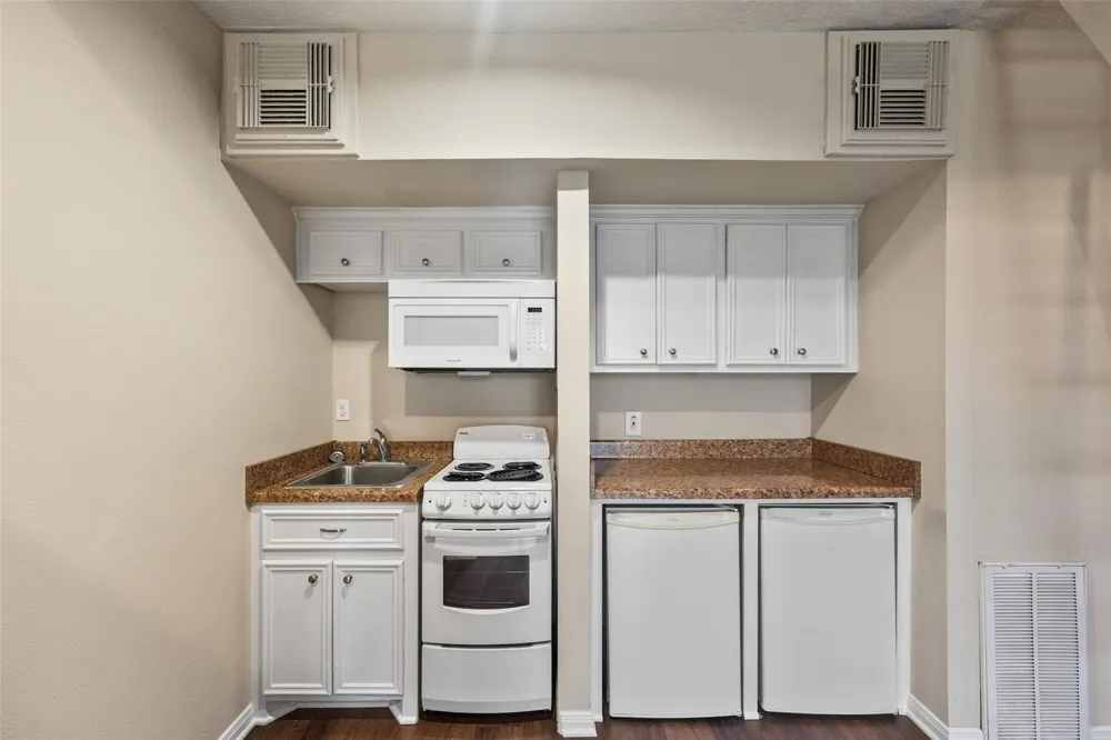 12600 Melville Drive #330B Montgomery, TX 77356