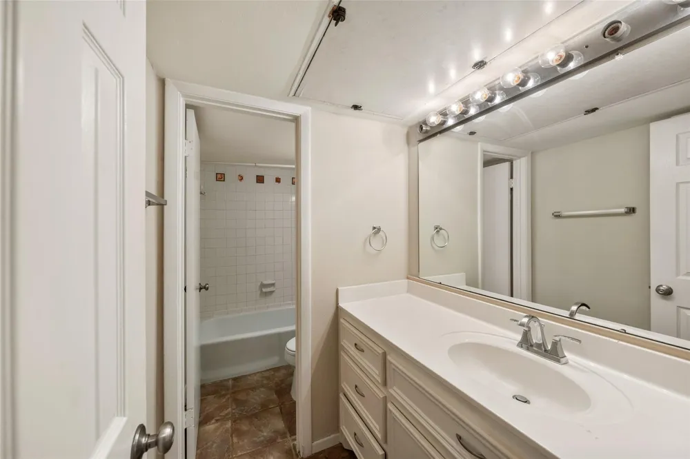 12600 Melville Drive #330B Montgomery, TX 77356