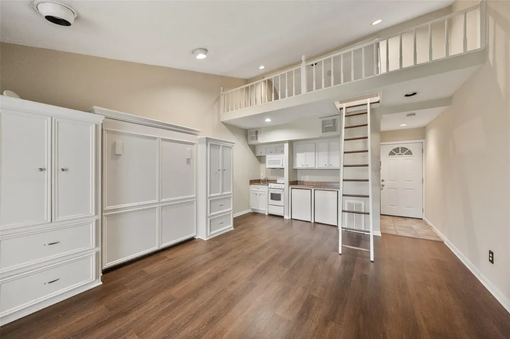 12600 Melville Drive #330B Montgomery, TX 77356