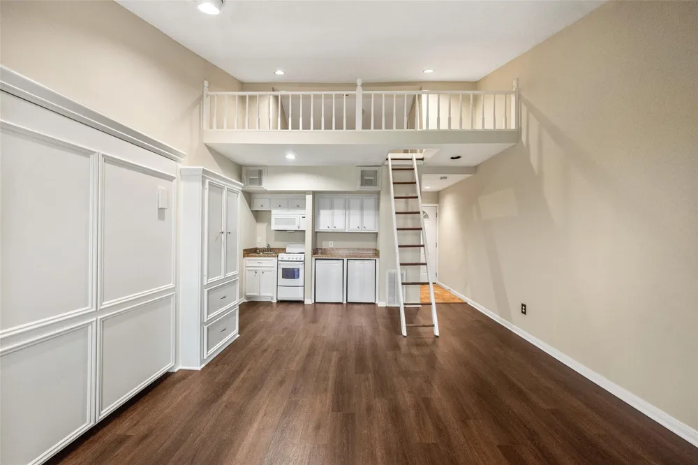12600 Melville Drive #330B Montgomery, TX 77356