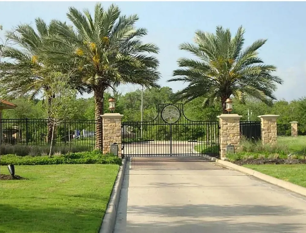 6311 Redfish Reef Drive Beach City, TX 77523