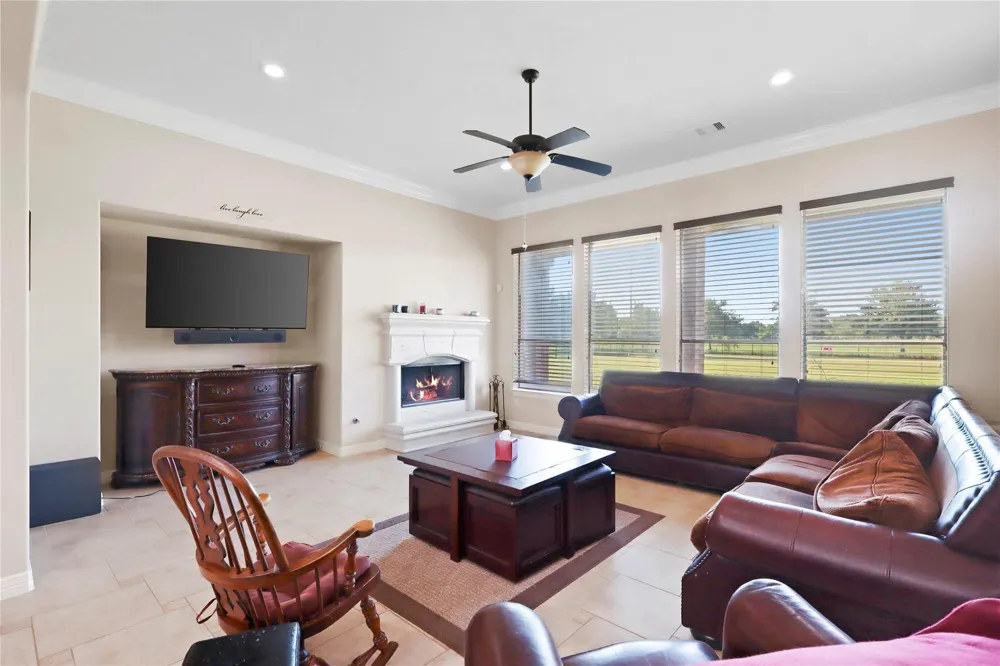 6311 Redfish Reef Drive Beach City, TX 77523