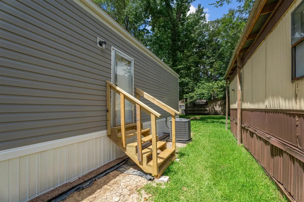 14257 E Ravine Run Willis, TX 77318