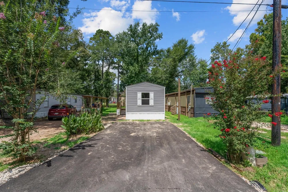14257 E Ravine Run Willis, TX 77318