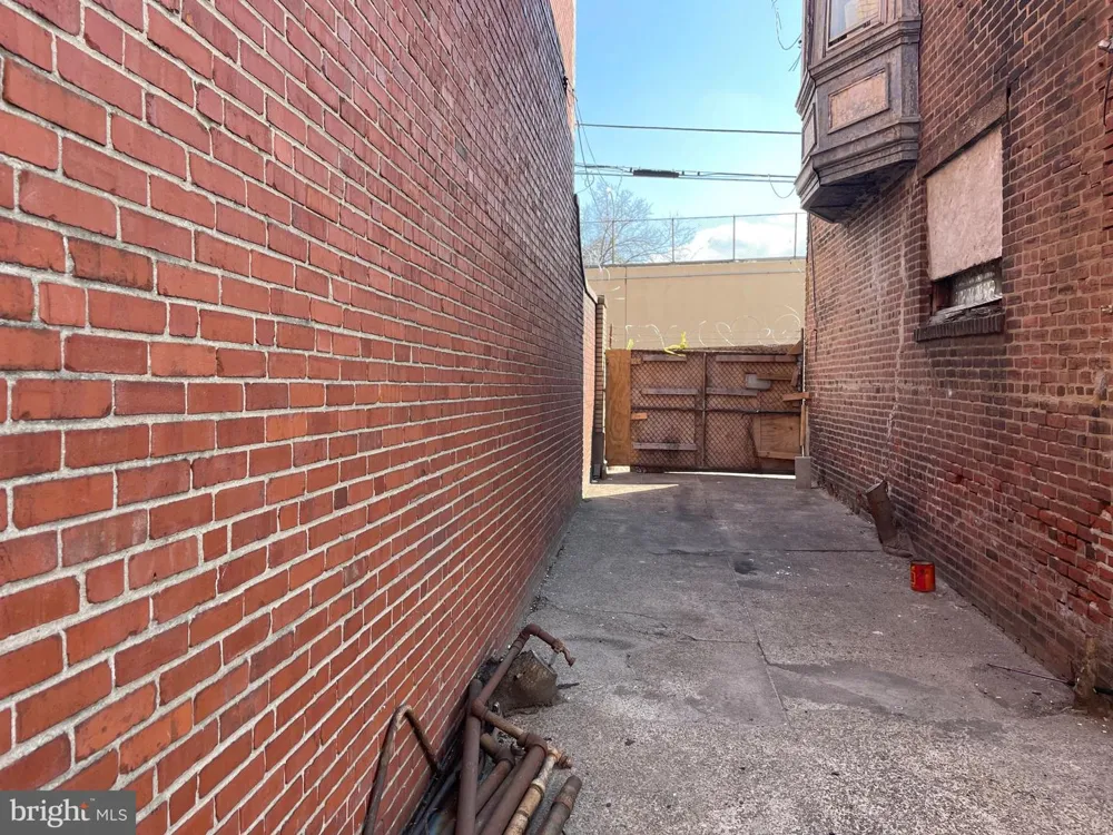 1729 W CAYUGA STREET Philadelphia, PA 19140