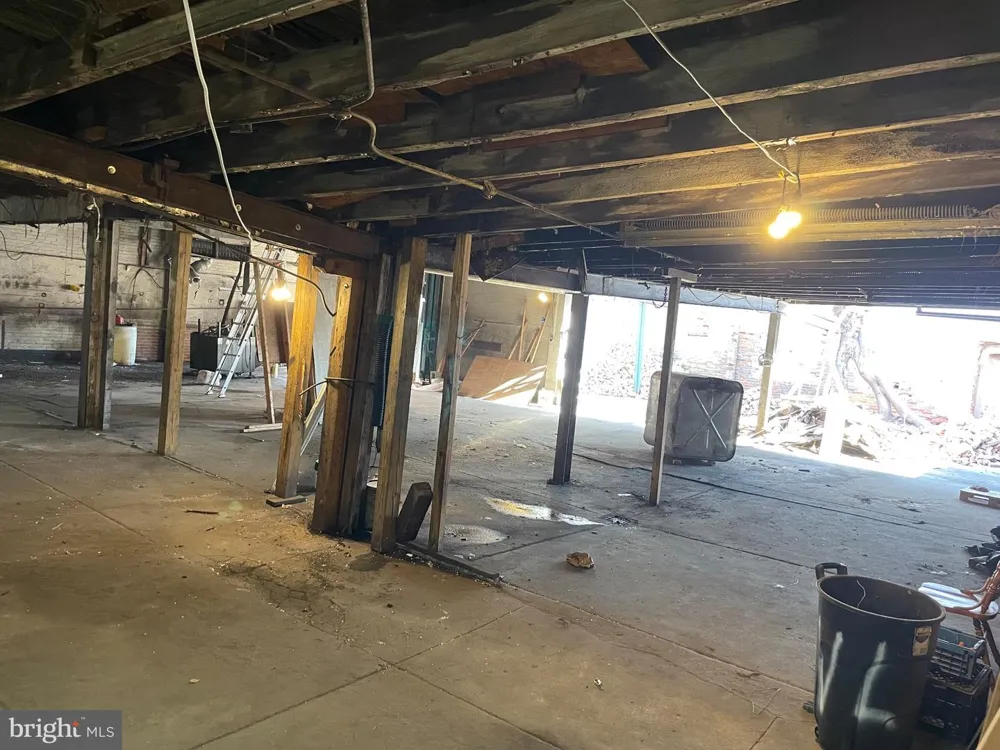 1729 W CAYUGA STREET Philadelphia, PA 19140