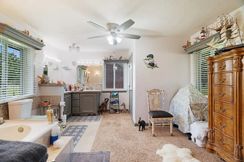 1723 FARM ROAD 2121 Paris, TX 75462