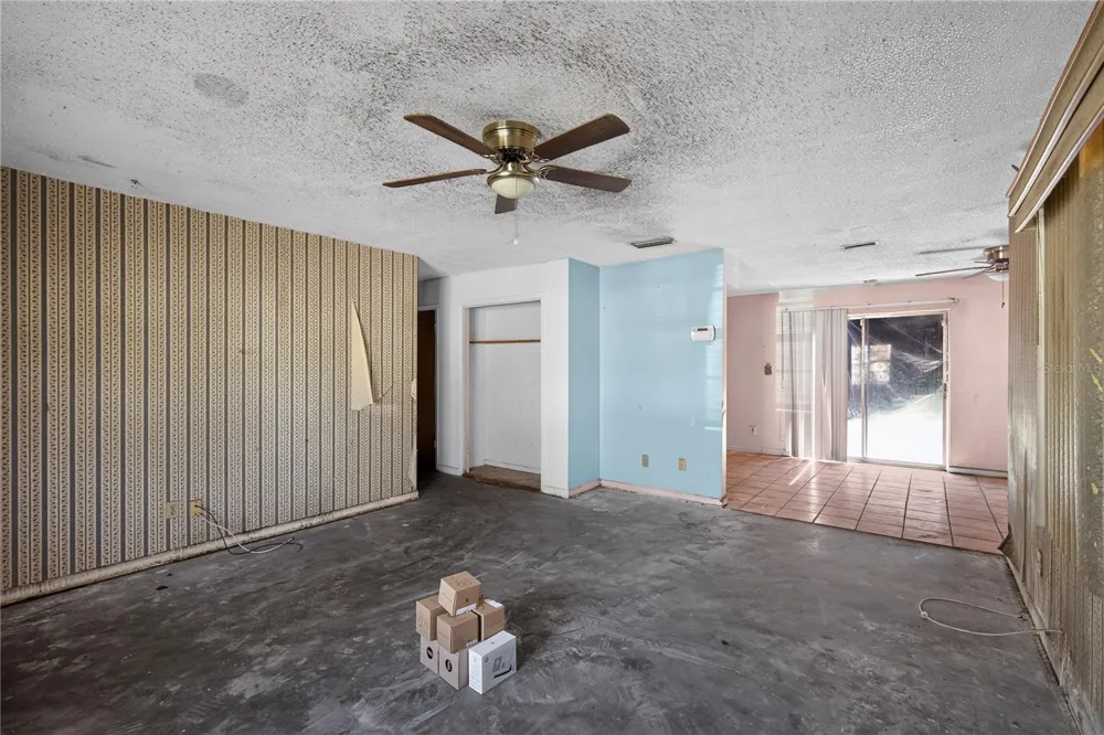 1229 EL CAMINO ROAD Lakeland, FL 33805