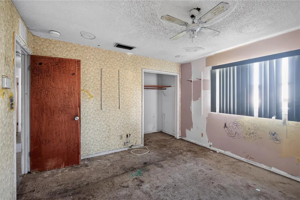 1229 EL CAMINO ROAD Lakeland, FL 33805
