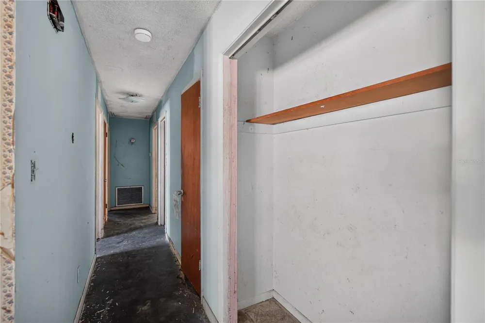 1229 EL CAMINO ROAD Lakeland, FL 33805