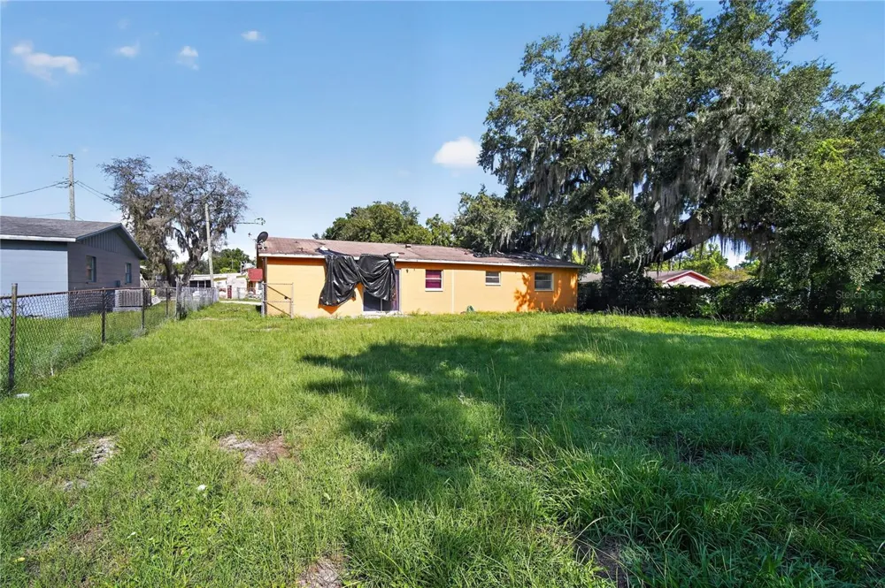1229 EL CAMINO ROAD Lakeland, FL 33805