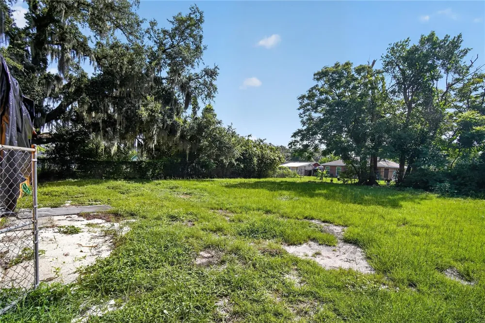 1229 EL CAMINO ROAD Lakeland, FL 33805