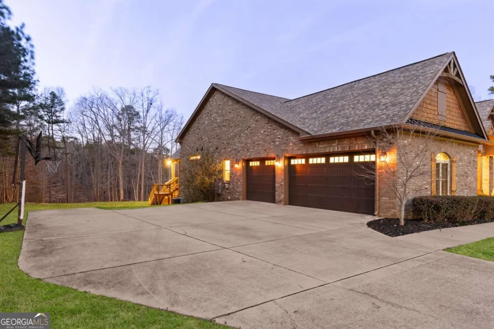 407 Saint Regis DR Oxford, GA 30054