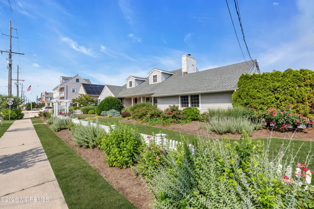 919 Ocean Avenue Mantoloking, NJ 08738
