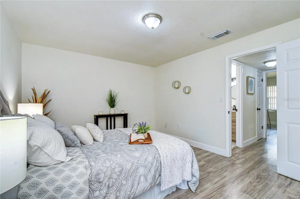 10037 62ND TERRACE #5 St Petersburg, FL 33708