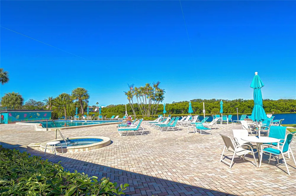 10037 62ND TERRACE #5 St Petersburg, FL 33708