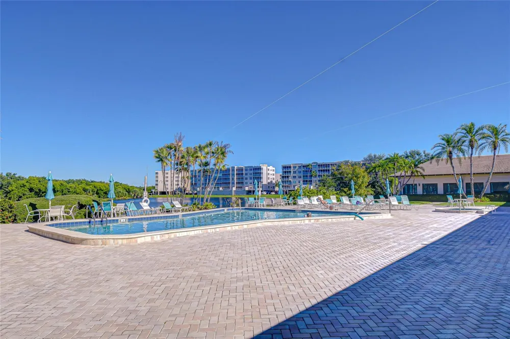 10037 62ND TERRACE #5 St Petersburg, FL 33708