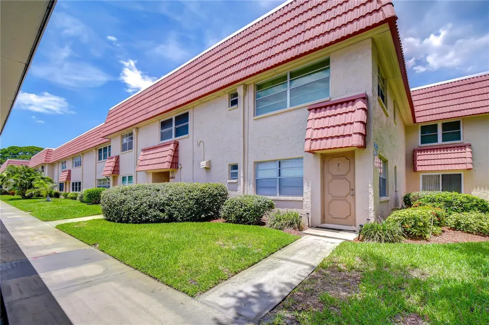 10037 62ND TERRACE #5 St Petersburg, FL 33708