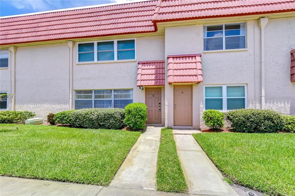 10037 62ND TERRACE #5 St Petersburg, FL 33708