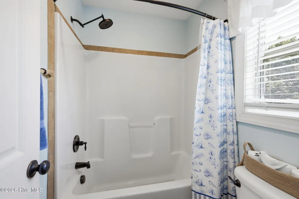402 Canoe Lane Swansboro, NC 28584