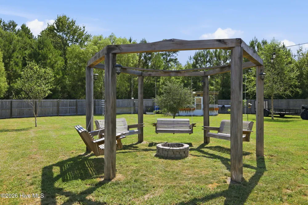402 Canoe Lane Swansboro, NC 28584