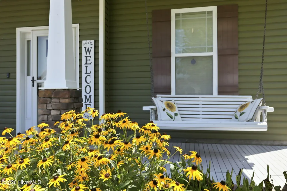 402 Canoe Lane Swansboro, NC 28584