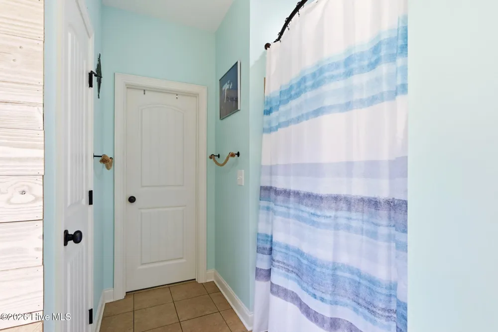 402 Canoe Lane Swansboro, NC 28584