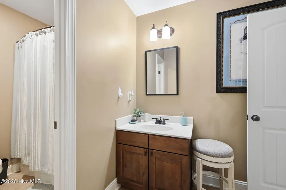 402 Canoe Lane Swansboro, NC 28584