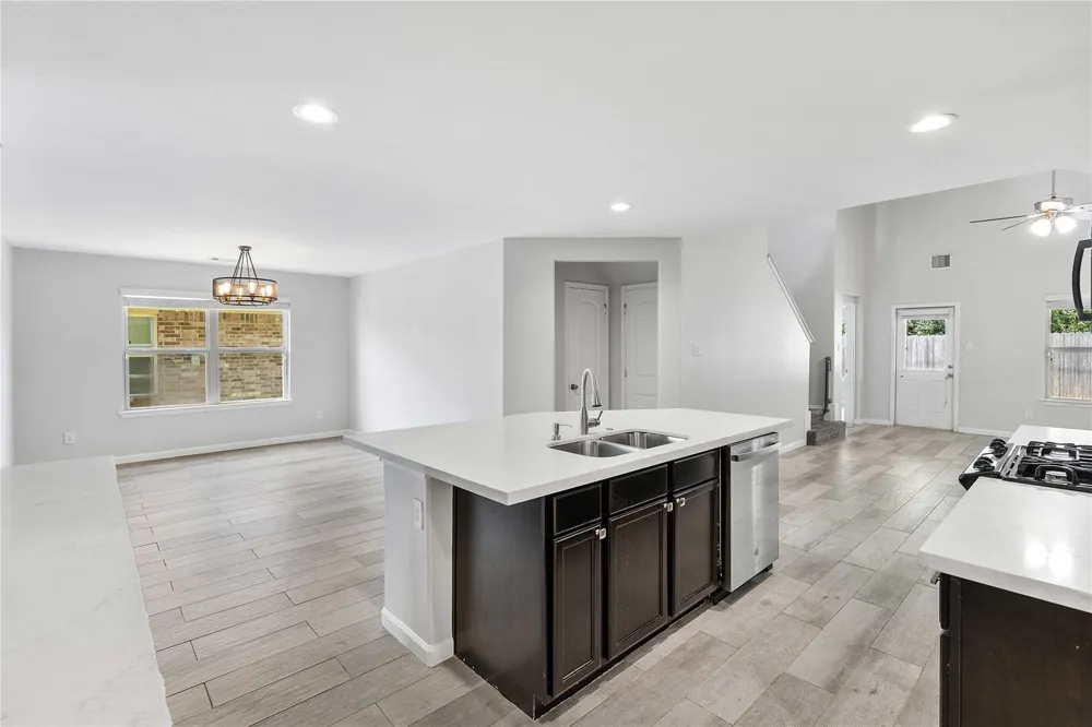 1111 Agua Dulce Trail Channelview, TX 77530