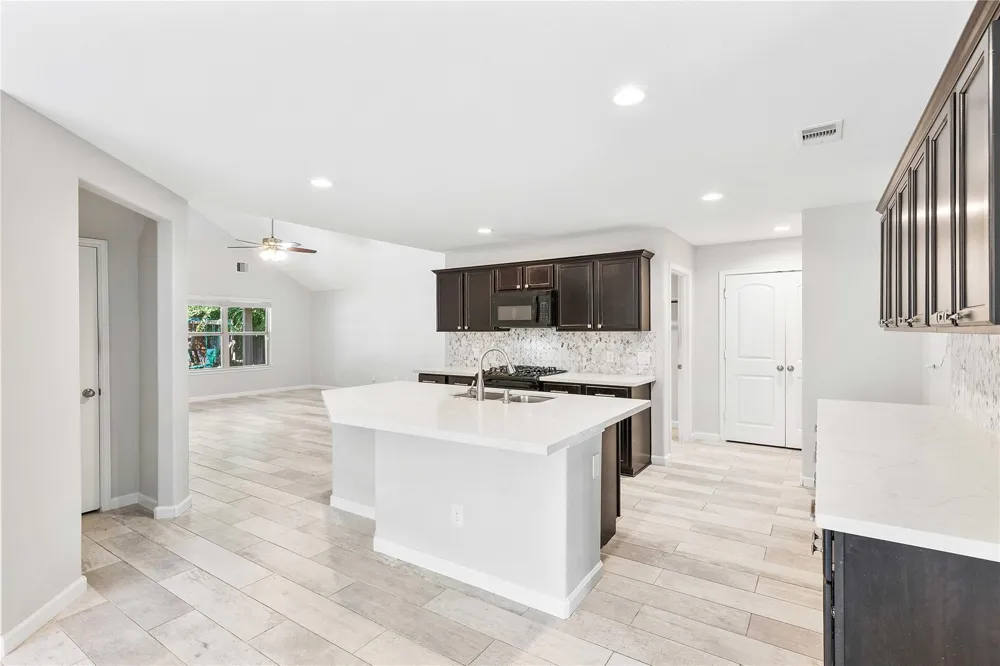 1111 Agua Dulce Trail Channelview, TX 77530
