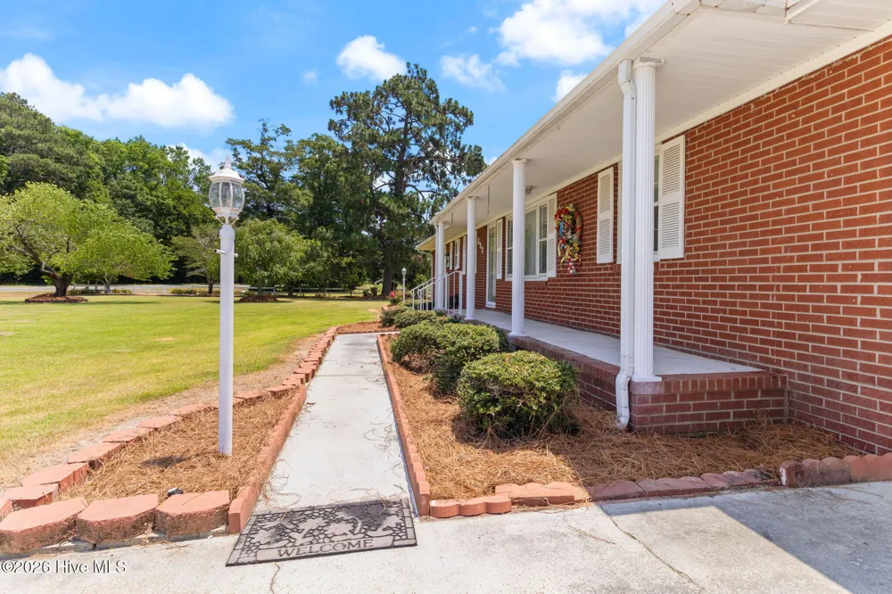 593 Singletary Mill Pond Road Bladenboro, NC 28320
