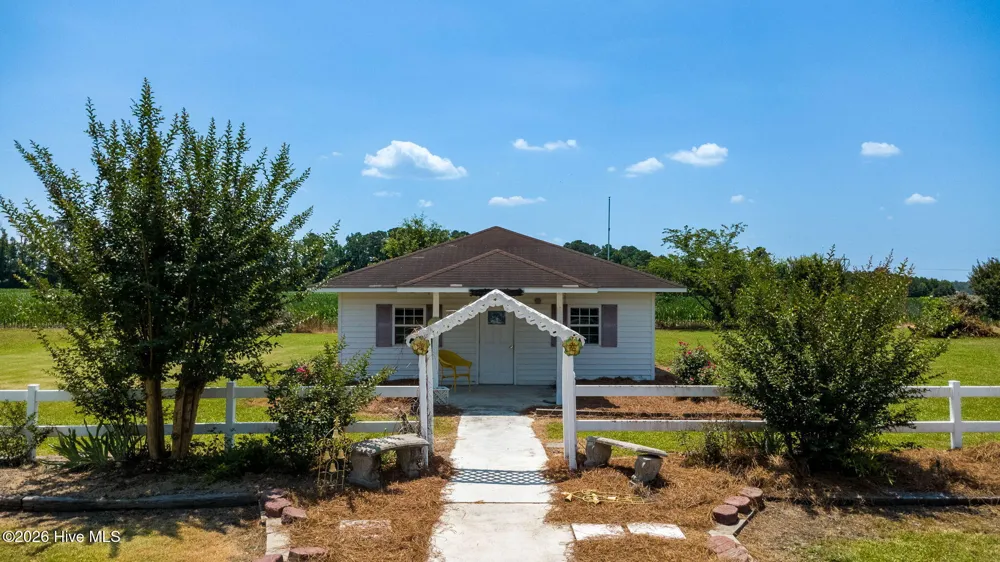 593 Singletary Mill Pond Road Bladenboro, NC 28320