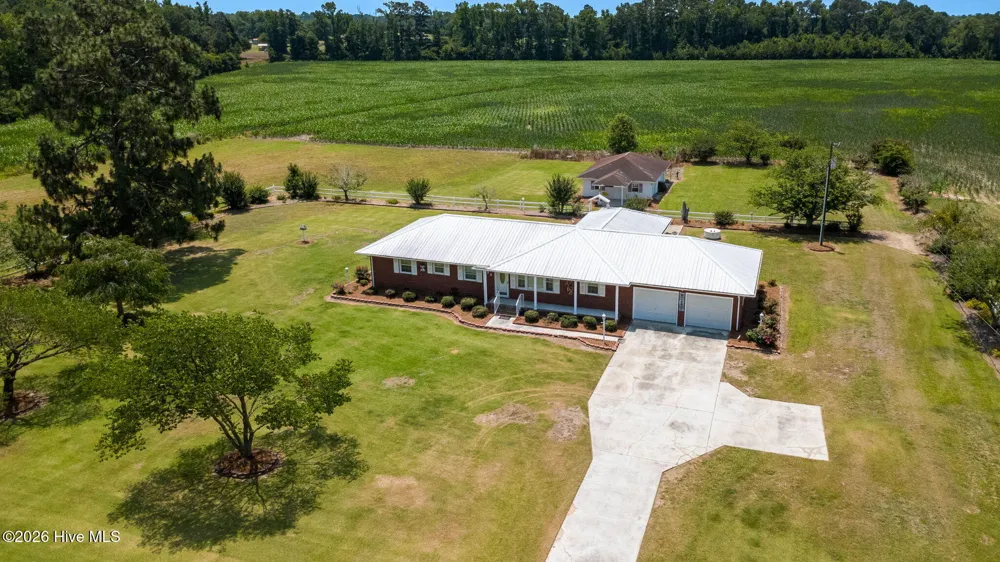 593 Singletary Mill Pond Road Bladenboro, NC 28320