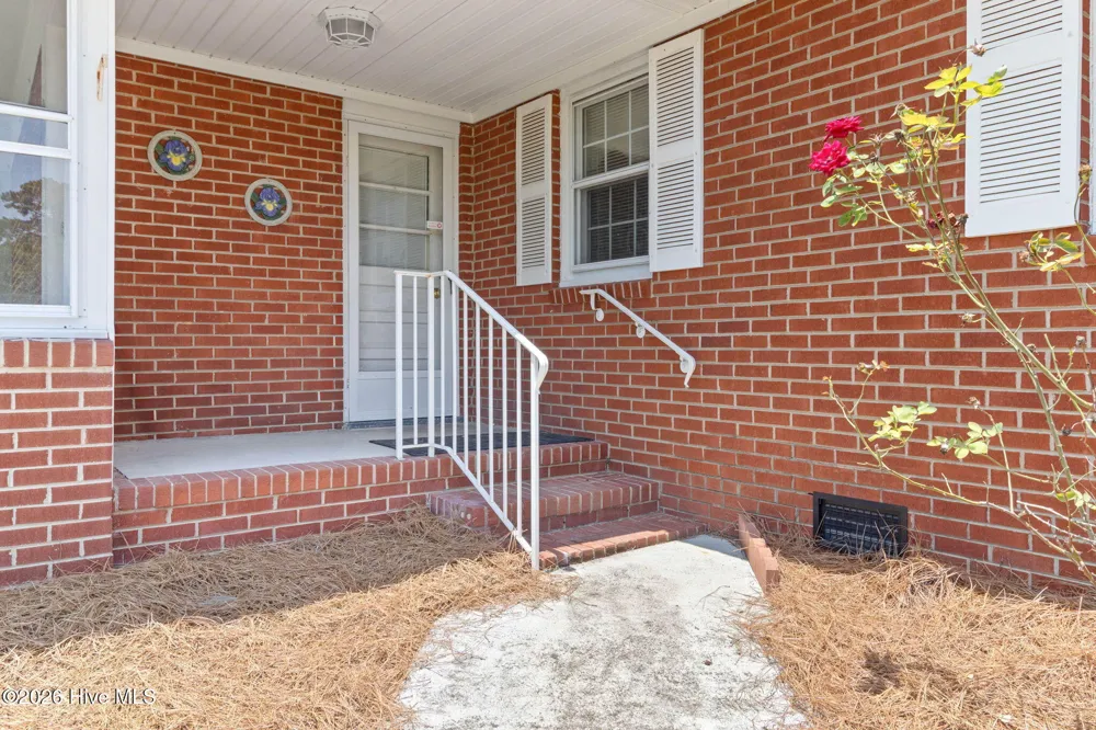 593 Singletary Mill Pond Road Bladenboro, NC 28320