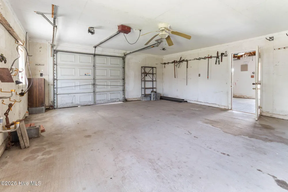 593 Singletary Mill Pond Road Bladenboro, NC 28320