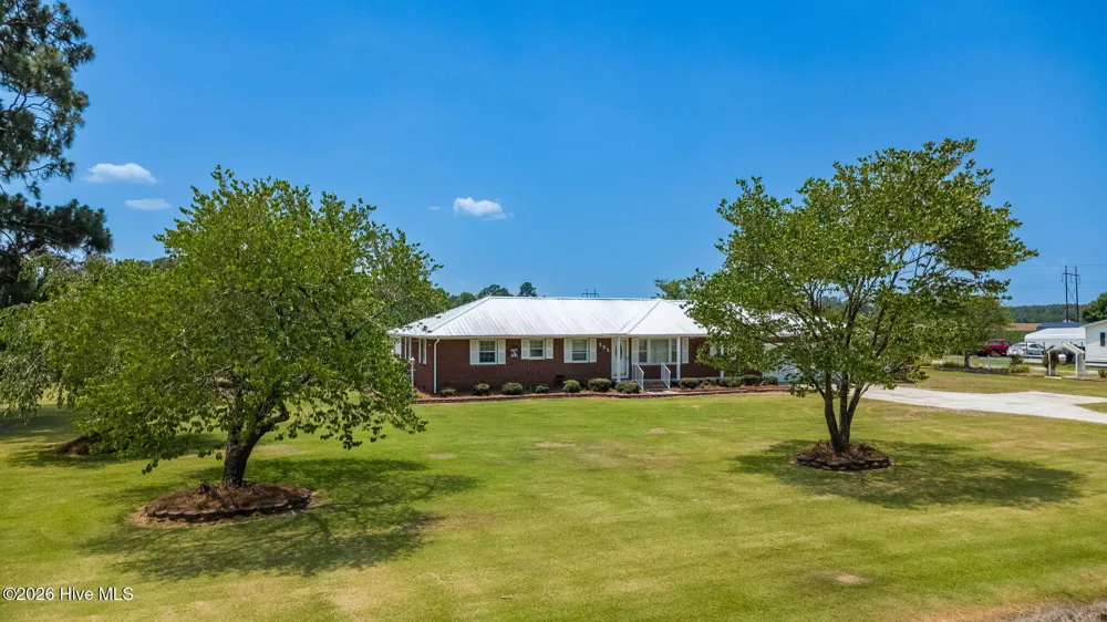 593 Singletary Mill Pond Road Bladenboro, NC 28320