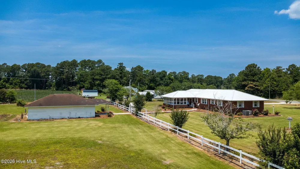 593 Singletary Mill Pond Road Bladenboro, NC 28320