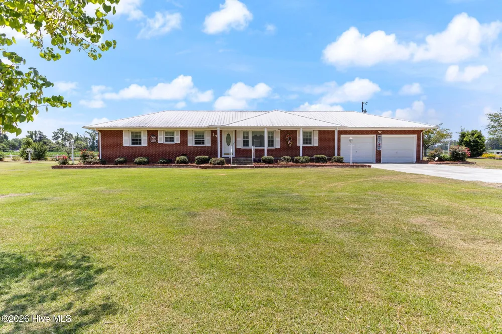 593 Singletary Mill Pond Road Bladenboro, NC 28320