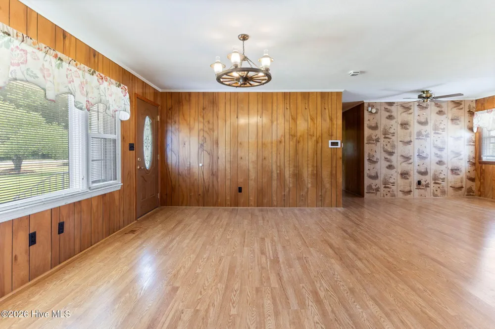 593 Singletary Mill Pond Road Bladenboro, NC 28320