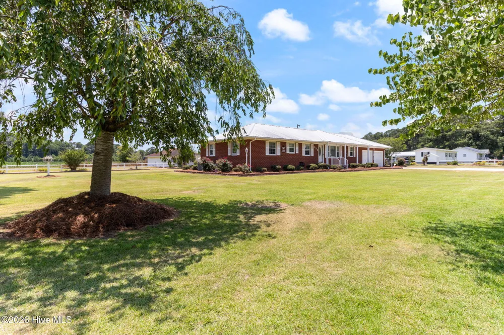 593 Singletary Mill Pond Road Bladenboro, NC 28320